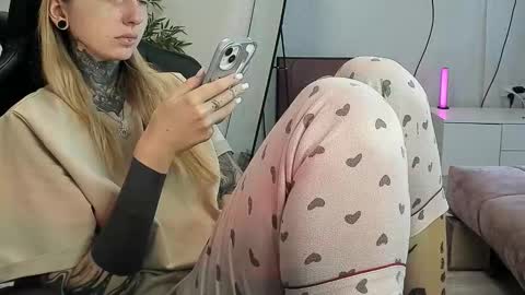 Alis online show from September 25, 9:02 am