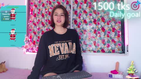 Snapshot of _gwen__ chatting on December 17, 4:01 am Gwen online show from December 17, 4:01 am