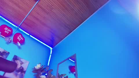 Snapshot of _hairybeard_ chatting on February 19, 4:55 am Mathews online show from February 19, 4:55 am