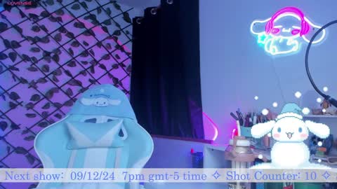 Snapshot of _heavenly_blue_ chatting on December 9, 3:50 am Bluey online show from December 9, 3:50 am