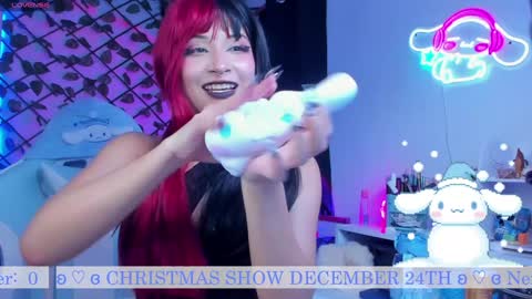Snapshot of _heavenly_blue_ chatting on December 21, 7:24 am Bluey online show from December 21, 7:24 am