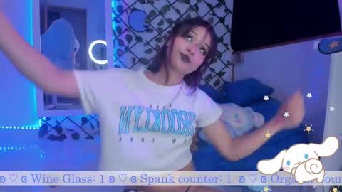 Snapshot of _heavenly_blue_ chatting on March 4, 8:02 am Bluey online show from March 4, 8:02 am