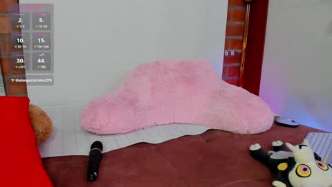 _hottie__ online show from December 3, 11:46 pm