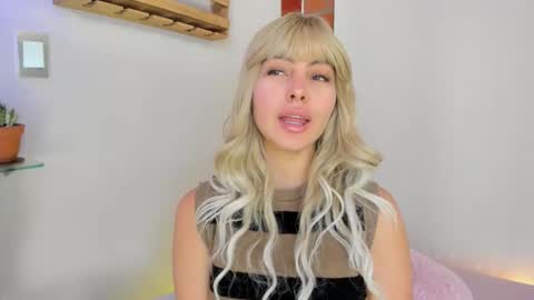 _hottie__ online show from September 9, 5:23 pm