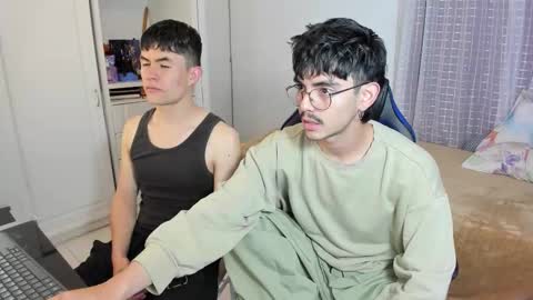 Snapshot of _jamesboy chatting on September 29, 11:20 pm James online show from September 29, 11:20 pm