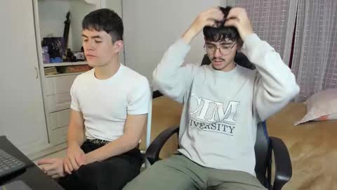 Snapshot of _jamesboy chatting on October 12, 10:31 pm James online show from October 12, 10:31 pm