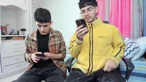 Snapshot of _jamesboy chatting on December 18, 4:57 pm James online show from December 18, 4:57 pm