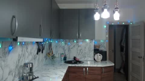 Joni online show from January 4, 1:52 am