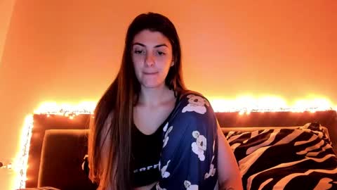 Snapshot of _just_a_simple_girl chatting on December 22, 5:10 pm _just_a_simple_girl online show from December 22, 5:10 pm