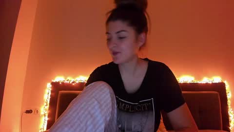 Snapshot of _just_a_simple_girl chatting on January 3, 1:47 pm _just_a_simple_girl online show from January 3, 1:47 pm