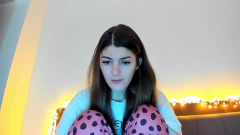 Snapshot of _just_a_simple_girl chatting on February 19, 11:17 am _just_a_simple_girl online show from February 19, 11:17 am