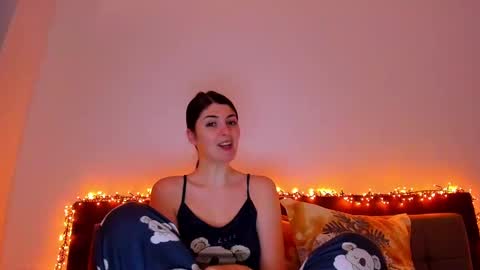 Snapshot of _just_a_simple_girl chatting on February 20, 11:31 am _just_a_simple_girl online show from February 20, 11:31 am