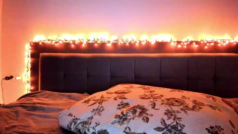 Snapshot of _just_a_simple_girl chatting on February 20, 5:40 pm _just_a_simple_girl online show from February 20, 5:40 pm