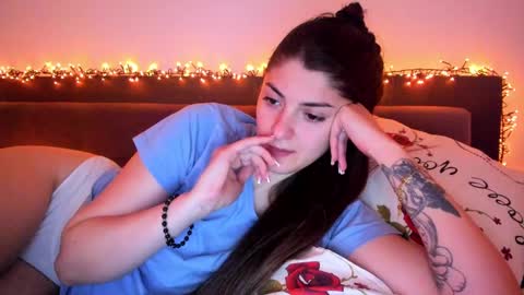 Snapshot of _just_a_simple_girl chatting on February 26, 12:25 pm _just_a_simple_girl online show from February 26, 12:25 pm