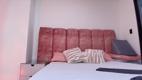 Kendall online show from November 11, 12:05 pm