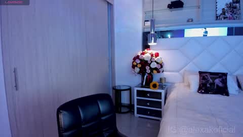 A L E X A online show from October 4, 10:52 pm