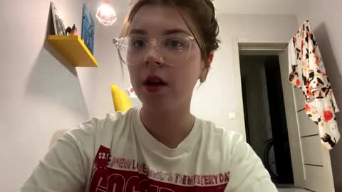 Snapshot of _kirieshka chatting on February 10, 12:30 am Molly Emily online show from February 10, 12:30 am