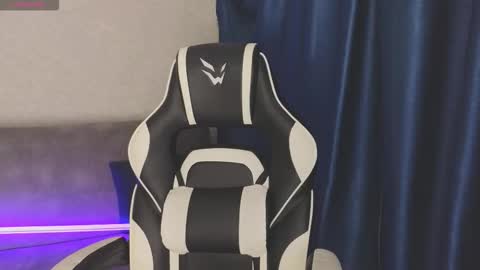 Snapshot of _kirieshka chatting on September 14, 5:34 pm Molly Emily online show from September 14, 5:34 pm