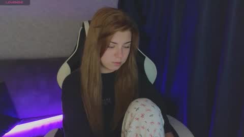 Snapshot of _kirieshka chatting on September 29, 2:33 pm Molly Emily online show from September 29, 2:33 pm