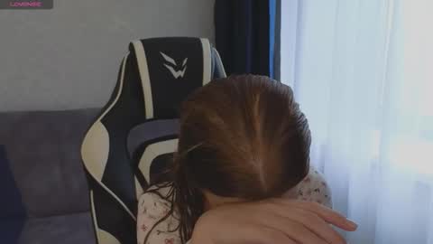 Snapshot of _kirieshka chatting on October 1, 10:54 am Molly Emily online show from October 1, 10:54 am