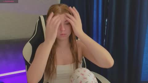 Snapshot of _kirieshka chatting on October 8, 10:13 am Molly Emily online show from October 8, 10:13 am