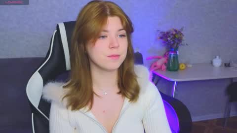 Snapshot of _kirieshka chatting on November 25, 2:50 pm Molly Emily online show from November 25, 2:50 pm