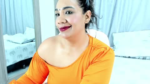 NAILHA SAJANI  online show from December 3, 3:33 pm