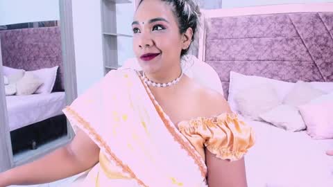 NAILHA SAJANI  online show from February 7, 3:08 pm