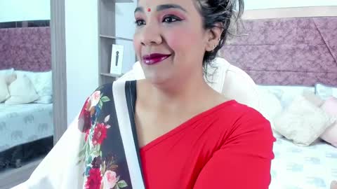 NAILHA SAJANI  online show from February 25, 12:03 pm