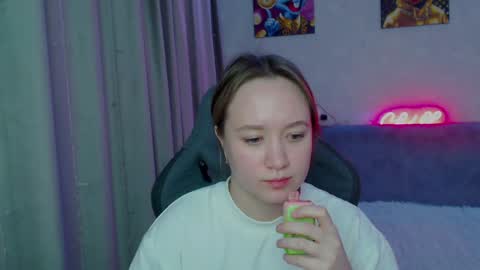 _lalune_ online show from January 20, 1:39 am