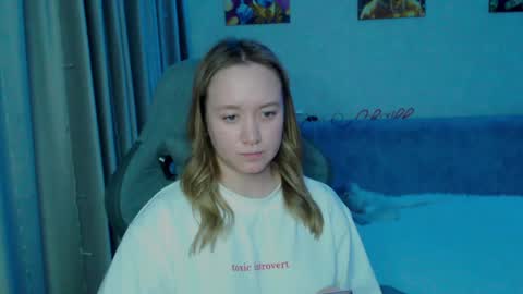 _lalune_ online show from January 25, 2:14 pm