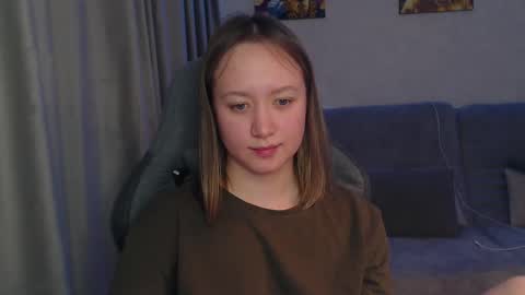 _lalune_ online show from March 9, 2:07 am