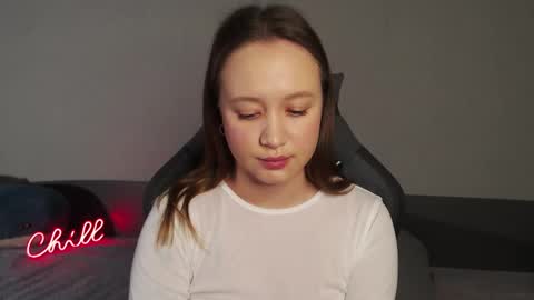 _lalune_ online show from November 24, 9:53 am