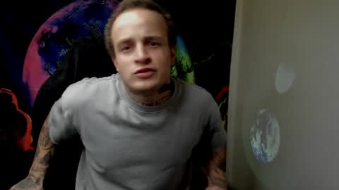 Snapshot of _layne chatting on December 11, 8:28 pm Layne online show from December 11, 8:28 pm