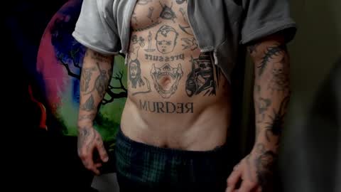 Snapshot of _layne chatting on December 12, 6:25 am Layne online show from December 12, 6:25 am