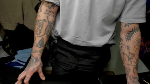 Snapshot of _layne chatting on December 26, 12:14 am Layne online show from December 26, 12:14 am