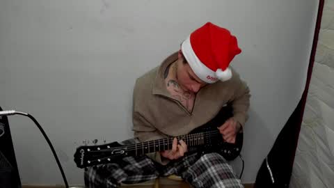 Snapshot of _layne chatting on January 1, 10:46 pm Layne online show from January 1, 10:46 pm