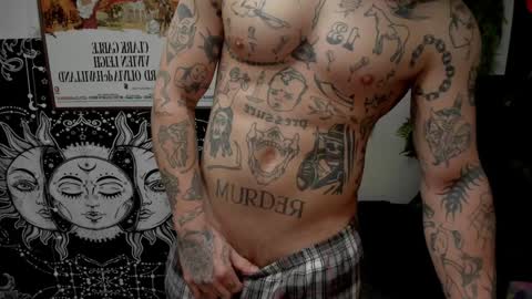 Snapshot of _layne chatting on February 3, 3:31 am Layne online show from February 3, 3:31 am