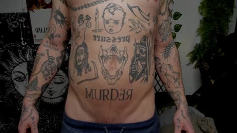 Snapshot of _layne chatting on February 4, 2:49 am Layne online show from February 4, 2:49 am