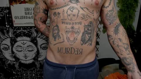 Snapshot of _layne chatting on February 4, 6:46 am Layne online show from February 4, 6:46 am