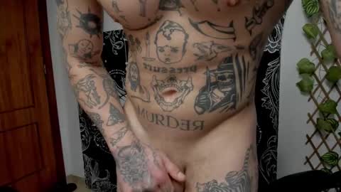 Snapshot of _layne chatting on March 3, 6:55 pm Layne online show from March 3, 6:55 pm