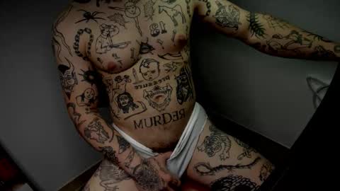 Snapshot of _layne chatting on October 3, 10:23 am Layne online show from October 3, 10:23 am