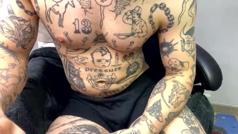 Snapshot of _layne chatting on October 17, 8:39 am Layne online show from October 17, 8:39 am