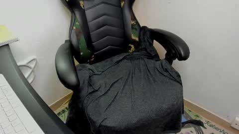 Snapshot of _layne chatting on November 7, 9:31 am Layne online show from November 7, 9:31 am