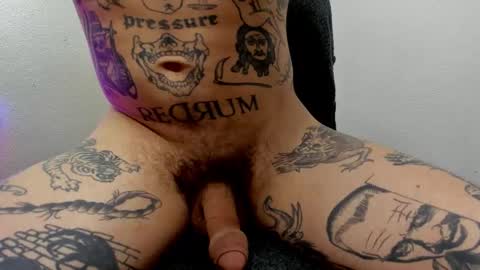 Snapshot of _layne chatting on November 16, 6:41 am Layne online show from November 16, 6:41 am