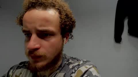 Snapshot of _layne chatting on November 17, 7:25 am Layne online show from November 17, 7:25 am