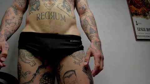 Snapshot of _layne chatting on November 21, 12:59 pm Layne online show from November 21, 12:59 pm