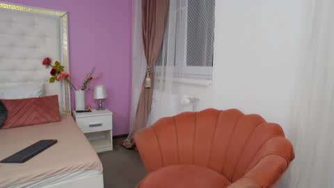 Lena Paul online show from February 6, 2:33 am