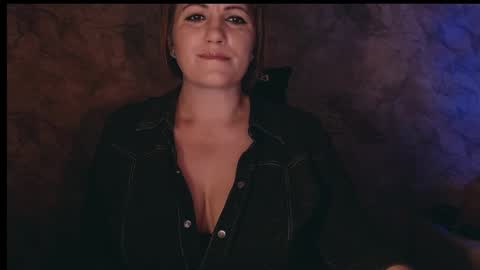 Snapshot of _letty_ chatting on October 24, 10:28 pm Letty online show from October 24, 10:28 pm