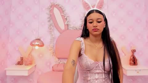 Snapshot of _lia_swan chatting on November 18, 3:45 am Lia Swan online show from November 18, 3:45 am